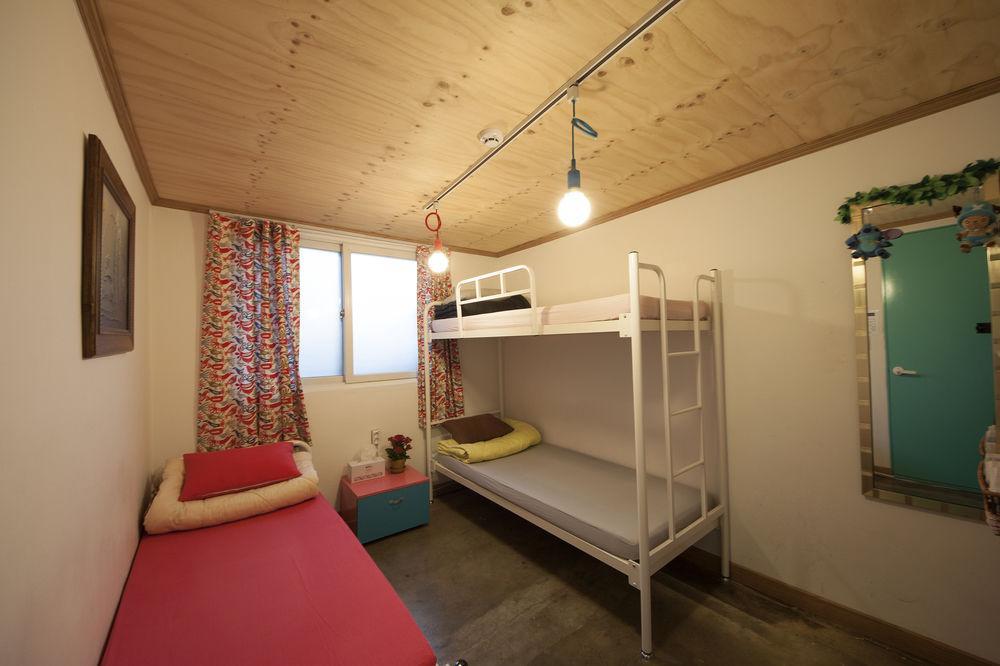 Hongdae Lazy Fox In Hostel *