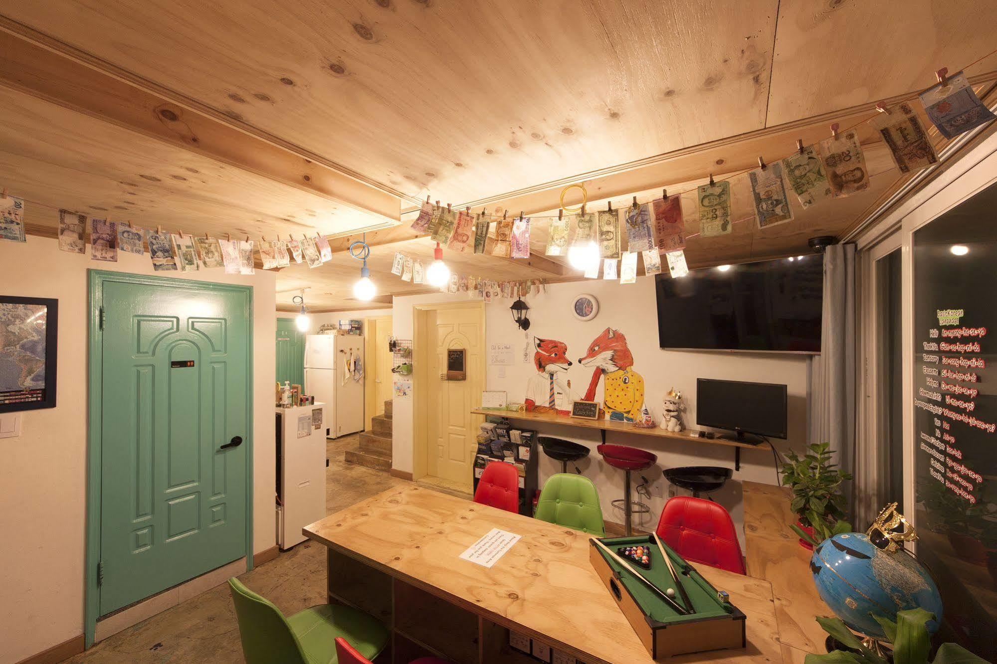 Hongdae Lazy Fox In Hostel *