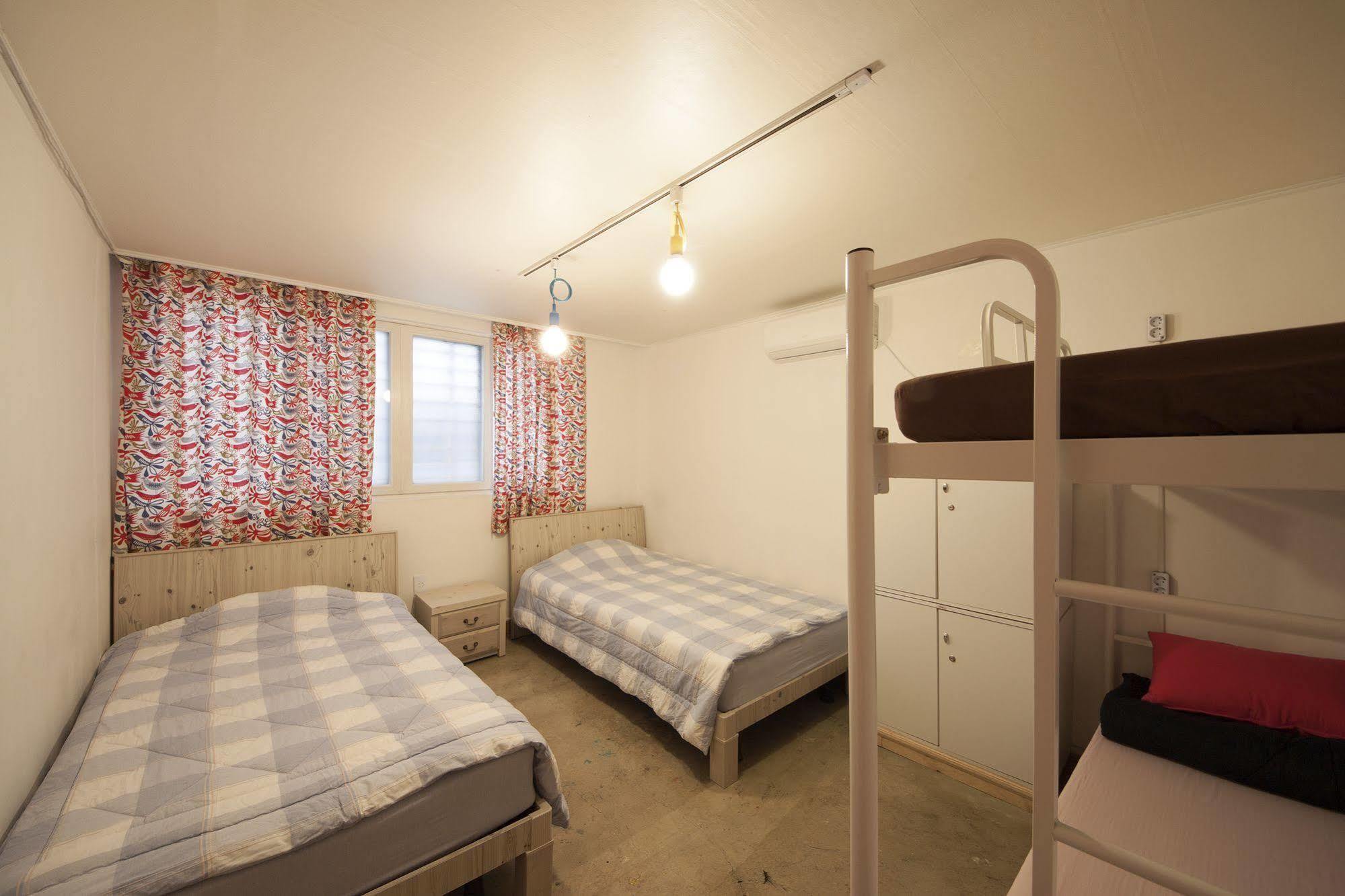 Hostel Hongdae Lazy Fox In