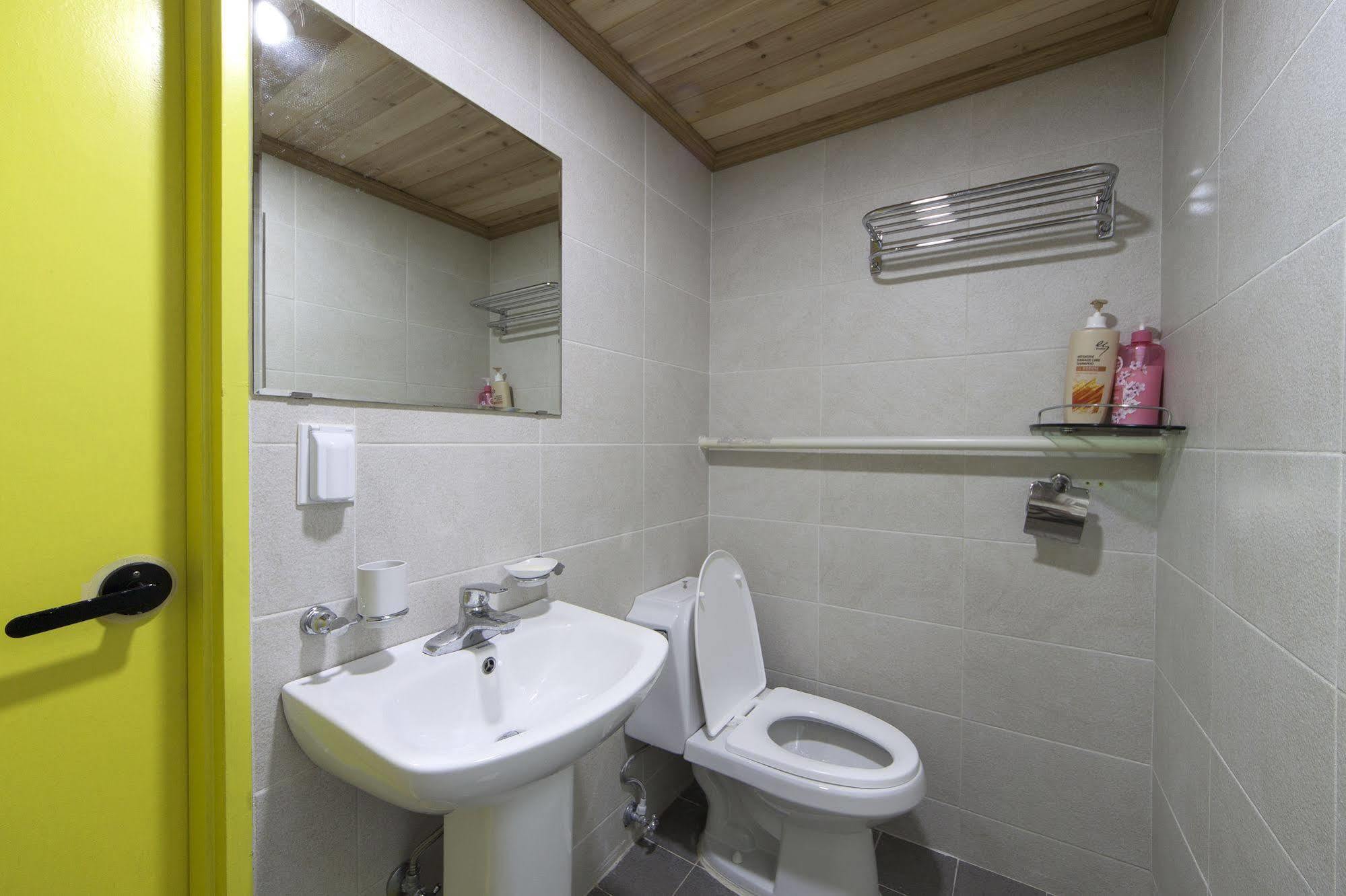 Hostel Hongdae Lazy Fox In Seoul