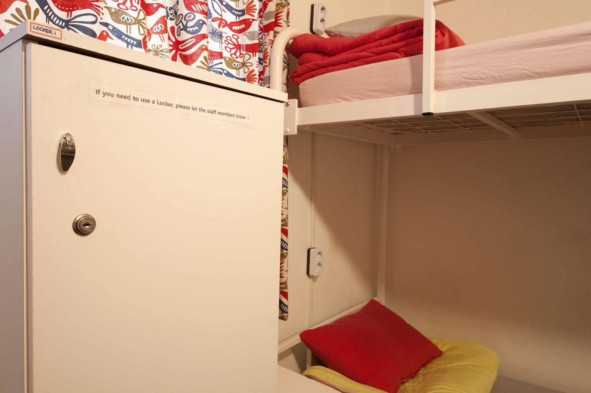 Hostel Hongdae Lazy Fox In *
